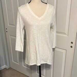 Chico’s ultimate tee V-Neck Women's Top